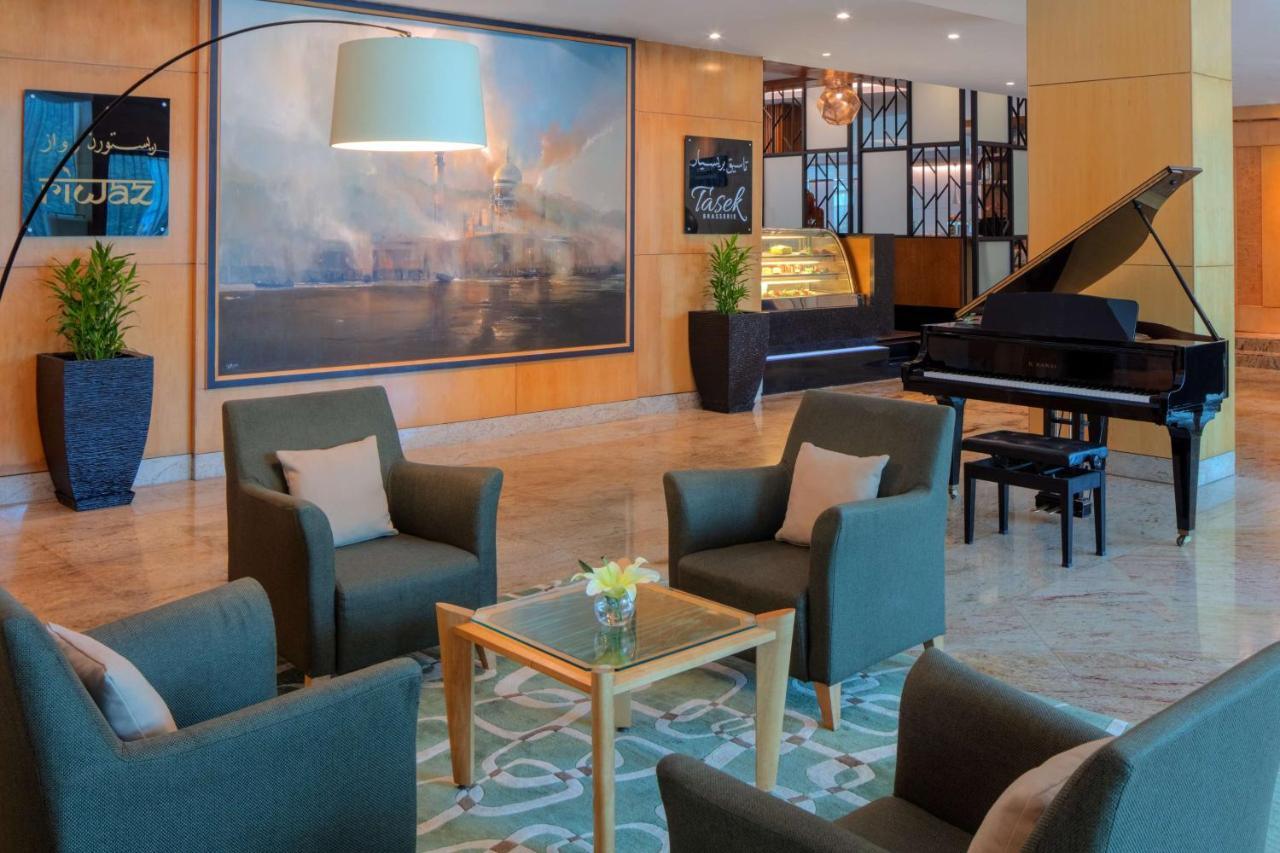Radisson Hotel Brunei Darussalam Бандар-Сери-Бегаван Экстерьер фото