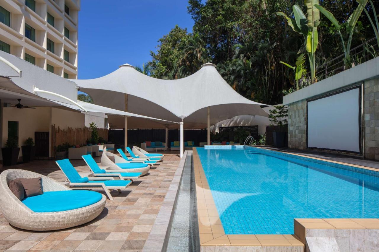 Radisson Hotel Brunei Darussalam Бандар-Сери-Бегаван Экстерьер фото