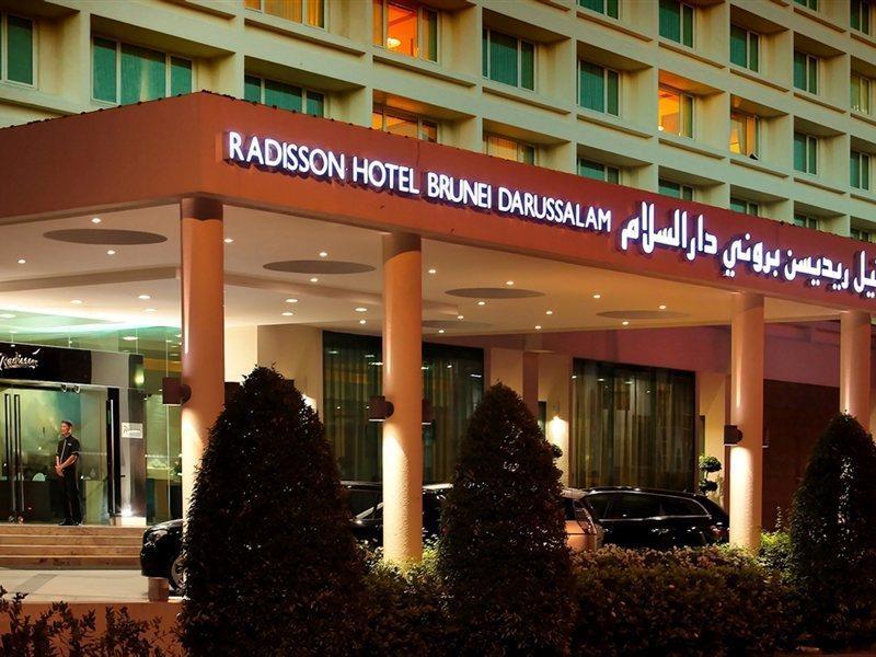 Radisson Hotel Brunei Darussalam Бандар-Сери-Бегаван Экстерьер фото