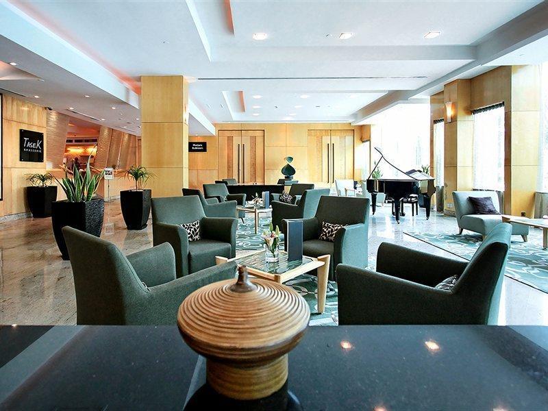 Radisson Hotel Brunei Darussalam Бандар-Сери-Бегаван Экстерьер фото